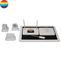 Ensemble d'organisateurs de bureau multifonctionnels écologiques en MDF blanc, cuir et métal, design moderne et luxueux, personnalisable pour les cadeaux d'affaires ou de bureau