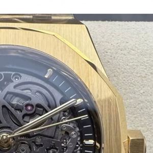 Reloj de lujo de alta calidad con movimiento tourbillon poligonal dorado, diseño hueco transparente y esfera de 41 mm. - Product Image 4
