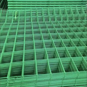 Panneaux de clôture en treillis métallique robuste pour la sécurité extérieure, la délimitation des jardins et la protection anti-escalade - Product Image 4