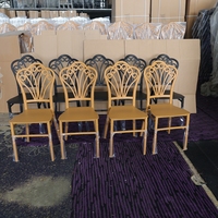 Chaises Charivari en plastique empilables pour fête de désherbage personnalisées