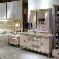 Ensemble de chambre à coucher Royal Furniture avec armoire à miroir de luxe, lit queen-size en pin antique doré, panneau moderne, lit moelleux, 10 ensembles, 5 ans