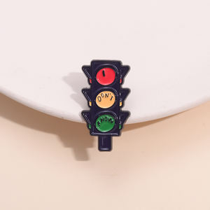 Spille con spille semaforo non so spille in smalto spilla con spilla creativa con spilla da cartone animato gioiello con distintivo con risvolto - Product Image 3