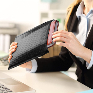 ซองกันกระแทกกันน้ำสีดำแบบมีฟองอากาศ  ขนาด Y Y  พร้อมโลโก้สั่งทำพิเศษ ปิดผนึกเองได้  บรรจุภัณฑ์ป้องกัน  ถุงโพลีบับเบิ้ล - Product Image 3