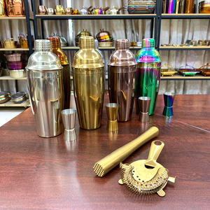 Ensemble <span class=keywords><strong>shaker</strong></span> à <span class=keywords><strong>cocktail</strong></span> en acier inoxydable trois pièces pour accessoires de bar - Product Image 1