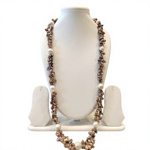 Ensemble de colliers classiques en laiton de qualité supérieure avec perles naturelles de nacre, tendance, pour femmes, collection pour occasions spéciales - Product Image 2