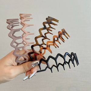 ที่คาด<span class=keywords><strong>ผม</strong></span>กันลื่นแบบฟันยาวสำหรับผู้หญิง สไตล์เกาหลี เหมาะสำหรับล้างหน้าและออกนอกบ้าน ให้ลุคทรงมงกุฎสูง - Product Image 3