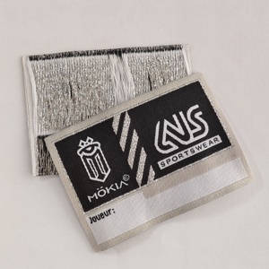 Étiquettes textiles personnalisées YH-BL-W001 en tissu noir pour vêtements, étiquettes thermiques à code-barres pour soins de la peau, étiquettes privées pour vêtements - Product Image 3