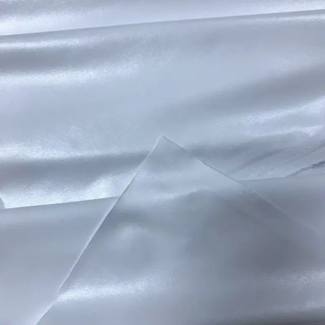 सफेद रंग 100% पॉलिएस्टर बुना हुआ कपड़ा डायपर के लिए पुल टुकड़े टुकड़े में कपड़े