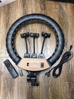 18 İnç 45cm Renk Değiştiren LED Halka Işık Parlaklık Kontrolü Ayarlanabilir Renk Sıcaklığı Taşınabilir Katlanabilir Tasarım 2.1m Tripod