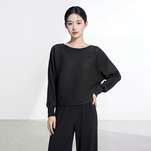 เสื้อยืดโอเวอร์ไซส์ทรงหลวม แขนยาว คอโอ สำหรับผู้หญิง ยี่ห้อมิยาเกะ ผ้าทอสีพื้น ระบายอากาศได้ดี ผลิตจากโพลีเอสเตอร์ที่เป็นมิตรกับสิ่งแวดล้อม - Product Image 3