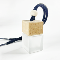 Bouteille en verre carrée givrée bleue mate de 8 ml avec bouchon en bois à vis, diffuseur de parfum pour voiture et huiles essentielles