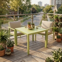 Table carrée de jardin en aluminium sur mesure avec trou pour parasol, adaptée à divers restaurants en plein air, cafés, patios, taverne