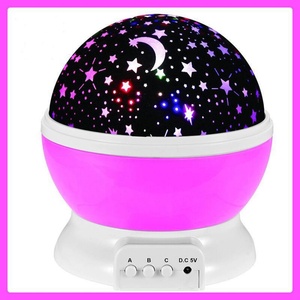 Lámpara Nocturna Giratoria LED con Cielo Estrellado, Lámpara de Mesa Decorativa Creativa, Proyector con Alimentación por Batería/USB, Regalo para Niños - Product Image 2