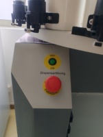 Machine de teinture de peinture automatique combinée HighTech avec agitateur de peinture à serrage automatique et distributeur manuel de peinture pour atelier de peinture
