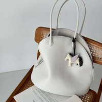 Sac à main de luxe bleu clair 2026 pour femme, nouveau modèle, avec fermeture éclair, porté épaule ou sous le bras, style urbain et élégant
