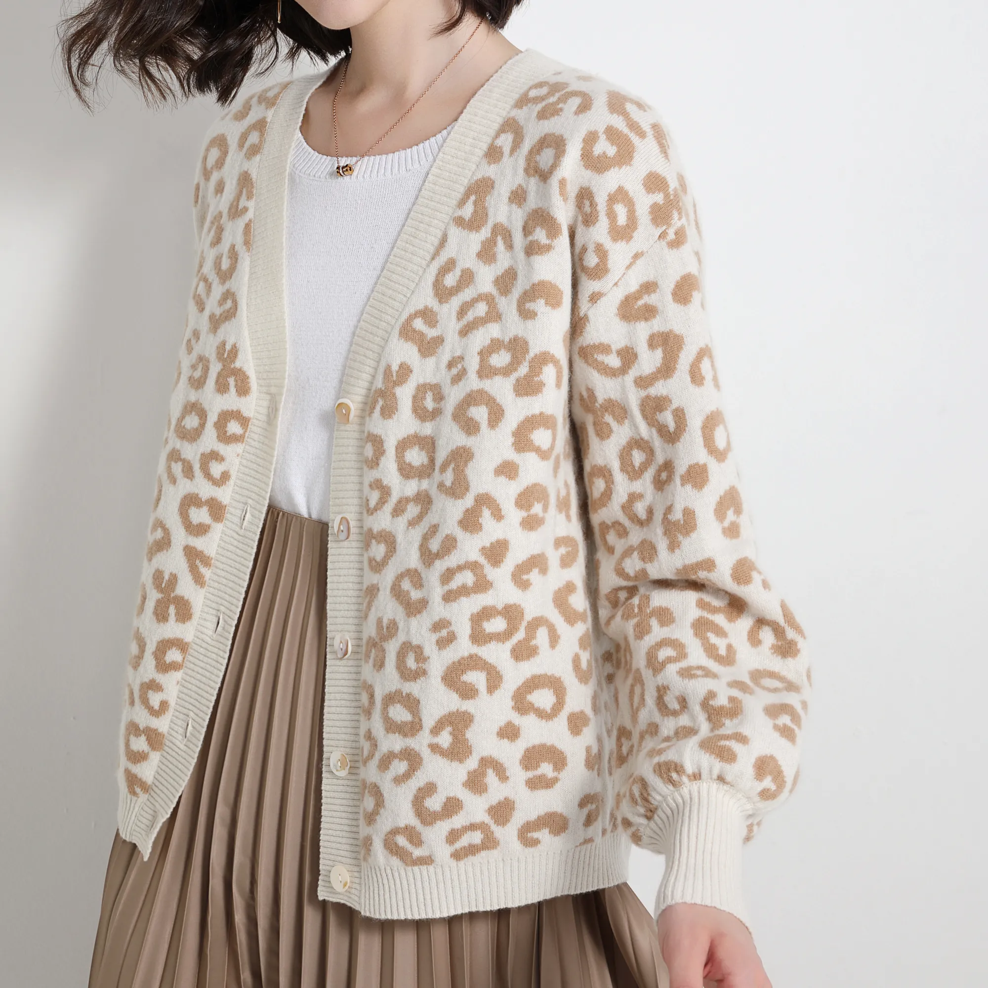 Kingsun OEM ODM v neck knitting wear leopard print customize design cashmere wool cardigans sweater