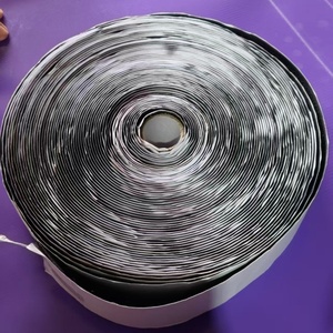Cinta de Gancho y Bucle de Nailon Autoadhesiva de 25 mm x 25 Metros en Rollo para Parques de Trampolín y Áreas de Juego Interiores - Product Image 5