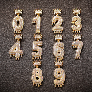 จี้เพชรทรงหยดน้ำ Crown Digital พร้อมตัวอักษรภาษาอังกฤษแบบกำหนดเอง สร้อยคอฮิปฮอป - Product Image 2