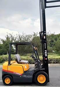 TCM Transpalette motorisé de trois tonnes avec entraînement FWD de 1220mm de longueur de fourche pour la fabrication, la vente au détail et la construction - Product Image 3