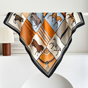 Nouvelle Écharpe Carrée Grande Taille en Soie 70 Double Face Hétérochromatique Guofeng War Horse Printemps-Automne pour Femme et Mère - Product Image 3