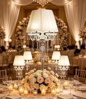 Lampe de table moderne de luxe pour salon, décoration intérieure, avec pompon blanc, rechargeable, en métal doré, lampe de centre de table pour mariage