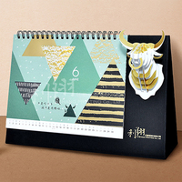 Calendrier de bureau magnétique 3D en forme d'avion avec design multicouche pour usage alimentaire, attachable aux surfaces métalliques, fonctionnel et décoratif