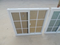 Fenêtres UPVC à prix avantageux avec verre Low-E, fenêtres coulissantes en PVC résistantes aux ouragans