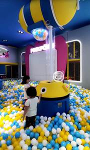 Équipement de terrain de jeu intérieur pour enfants avec éclairage LED, structure en acier, design personnalisable - zone de jeu en mousse et bois, piscine à balles - Product Image 4