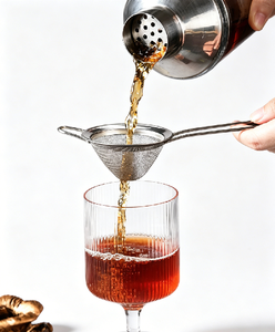 Outil de bricolage pour le thé aux fruits à la maison : passoire conique triangulaire en acier inoxydable pour boissons - Product Image 1