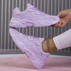 Женские повседневные дышащие легкие кроссовки на платформе с увеличением роста, комфортные, модные, с закрытым носком - Product Image 4