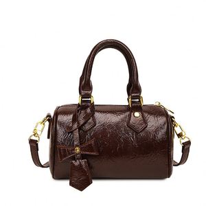 Bolso de Mano Boston de Lujo, Estilo Retro, con Detalles de Remaches, Cierre Resistente, Correas de Hombro Ajustables, para Uso Diario Femenino 2025 - Product Image 4
