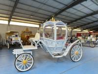 Chariot de décoration électrique artisanal en forme de citrouille féerique pour extérieur, idéal pour les événements et les expositions photo