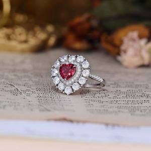 Anillo de Moda Unisex para Mujer, con Moissanita Cultivada en Laboratorio, Plata de Ley 925, Engaste de Tres Piedras, Estilo Eternity - Product Image 3