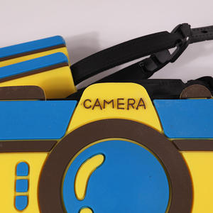 定制标志方形橡胶相机形状行李标签软聚氯乙烯可识别行李箱标签，带可调表带 - Product Image 4