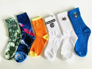 KHDZ OEM Crew Men Tube Calcetines Customize Knitted Embroidered Design Made Embroidery Custom Logo Cotton Sport Athletic Socks