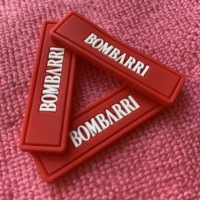Étiquette en caoutchouc souple avec logo simple, étiquette en silicone 2D simple pour bikini