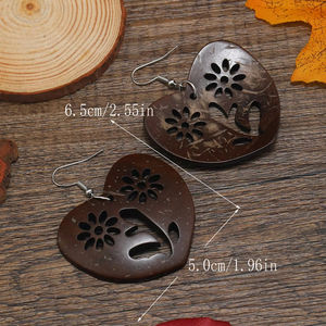 مجوهرات عتيقة من قشرة جوز الهند على شكل قلب عصري محفور يدويًا من النباتات والزهور للنساء لحفلات الزفاف - Product Image 2