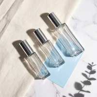 Vente en gros d'échantillons gratuits de flacons de parfum vaporisateurs 5ml 10ml 20ml, atomiseur en verre rectangulaire, bouchon en aluminium, plusieurs tailles, rechargeables, en carton