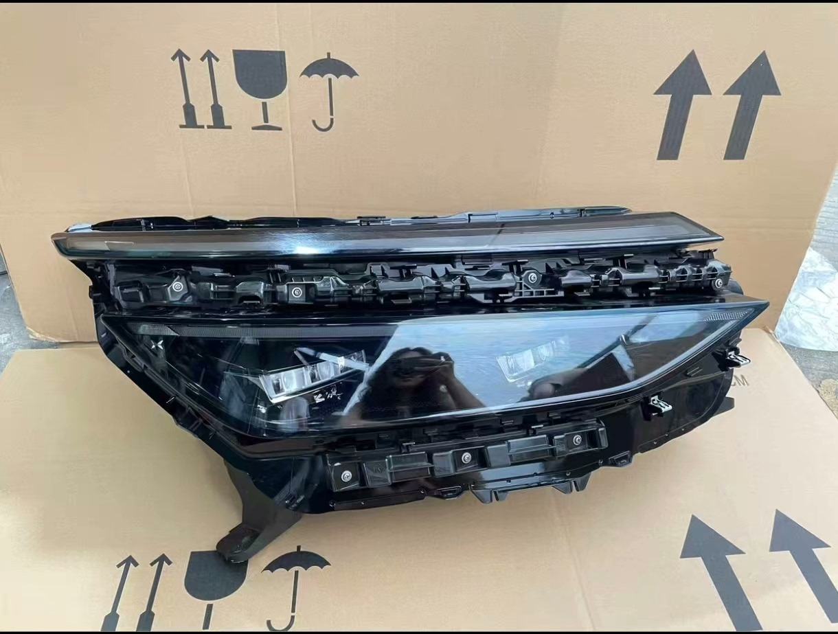 สีขาวอบอุ่น