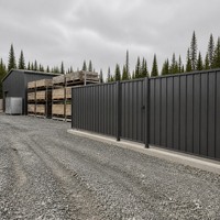 Panneaux de clôture en métal prépeint de style nordique, écran en acier ondulé pour l'extérieur, pour la protection de la vie privée et la délimitation des zones de stockage de palettes en bois