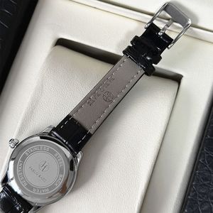 Reloj de pulsera de moda para mujer, lujoso, resistente al agua, estilo moderno, correa de cuero con diamantes de imitación. - Product Image 2