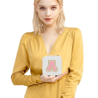 Petite boîte à bijoux de voyage portable avec broderie et lettrage, forme carrée, présentoir à bagues, étuis de rangement pour boucles d'oreilles et colliers