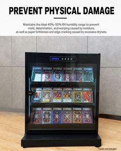 Vitrine moderne en verre blanc pour cartes sportives avec éclairage LED et contrôle de l'humidité pour cartes à collectionner - Product Image 2
