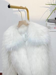 Chaqueta de Piel de Mapache Rosa Bebé de Lujo para <span class=keywords><strong>Mujer</strong></span>, Abrigo Corto de Piel de Mapache Genuina, Abrigo de Piel Natural Grueso y Cálido para Invierno, Venta al por Mayor - Product Image 2