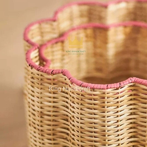 Panier de rangement décoratif en rotin écologique, moderne et personnalisable, design festonné, tissé à la main, pour chambre d'enfant - Product Image 4