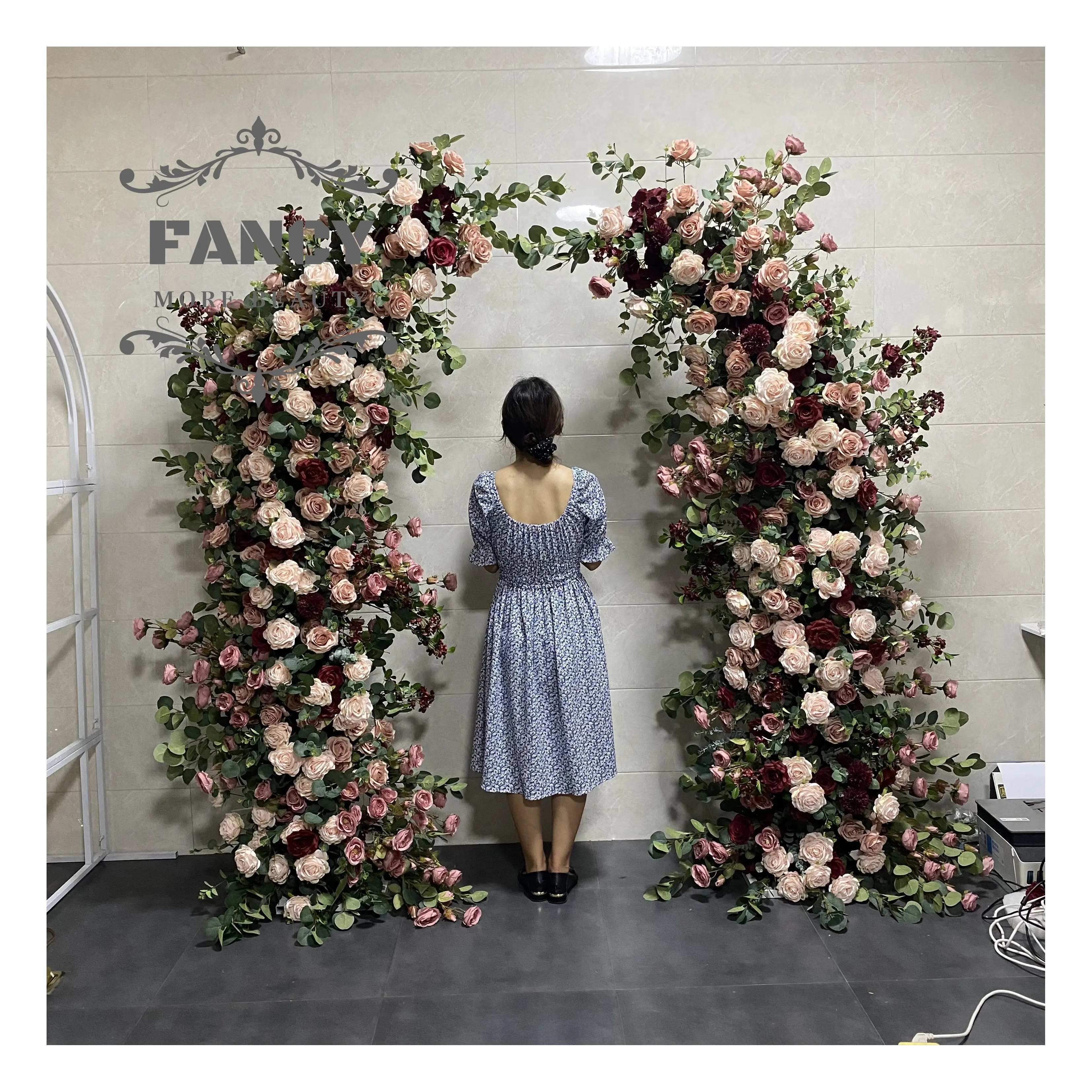 Rosa blanca arco flores cuerno arco boda telón de fondo flor cuerno arco para la decoración de la boda