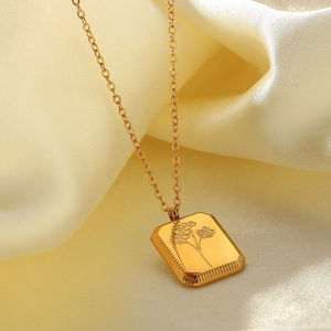 Collier Fleur de Naissance pour Fille, Plaqué Or 18K et Gravé, Pendentif Fleur Personnalisé, Simple - Product Image 3