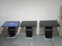 43 49 55 65 İnç 4K Dijital Tabela Kiosku İç Mekan İnteraktif Bilgi Dijital Kiosku Windows Yer Tipi Dokunmatik Ekranlı Kiosk