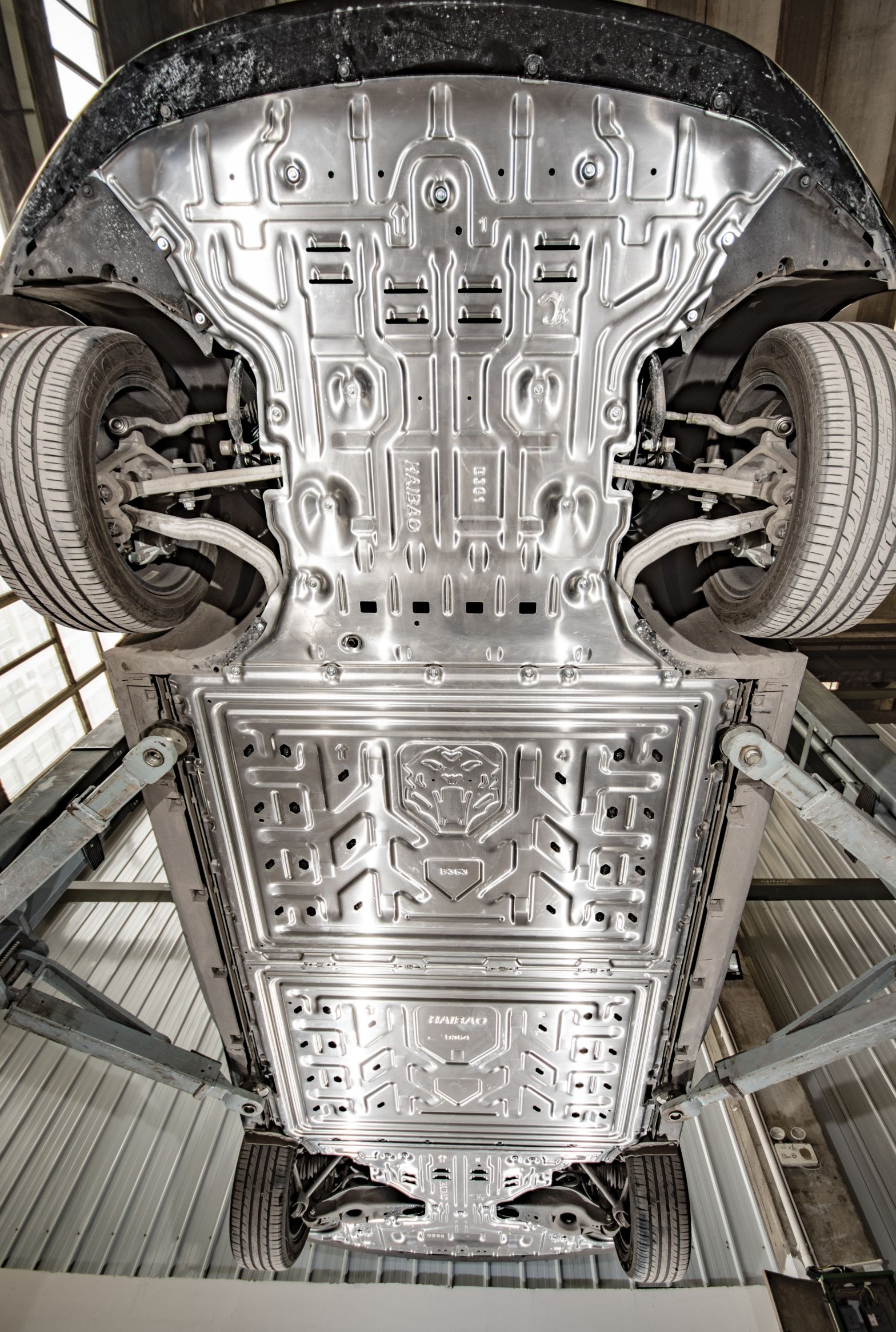 BYDシールアクセサリースペアパーツJunxiアルミニウムシャーシカバー