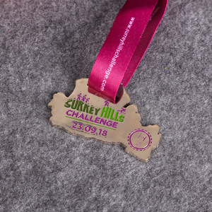 Medalla del Reto Surrey Hills 23.09.18, Insignia Conmemorativa Grabada con Láser, Hecha a Medida - Product Image 1